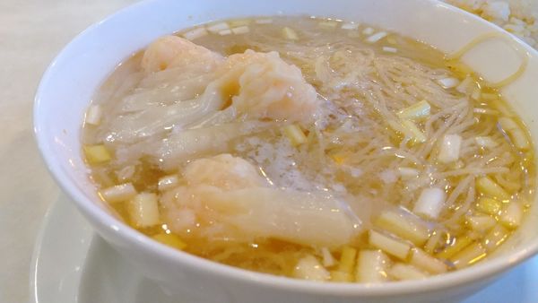 「#香港エビワンタンメン #葱チャーハン #800円」@美心酒家の写真