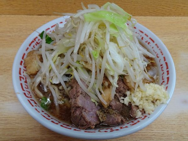 「小（800円）＋ねぎにぼし（100円）ヤサイニンニクアブラ」@ラーメン二郎 環七新新代田店の写真