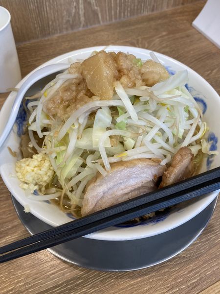 「ラーメン730円  全マシ5/30」@ジャンクガレッジ 志木南口店の写真