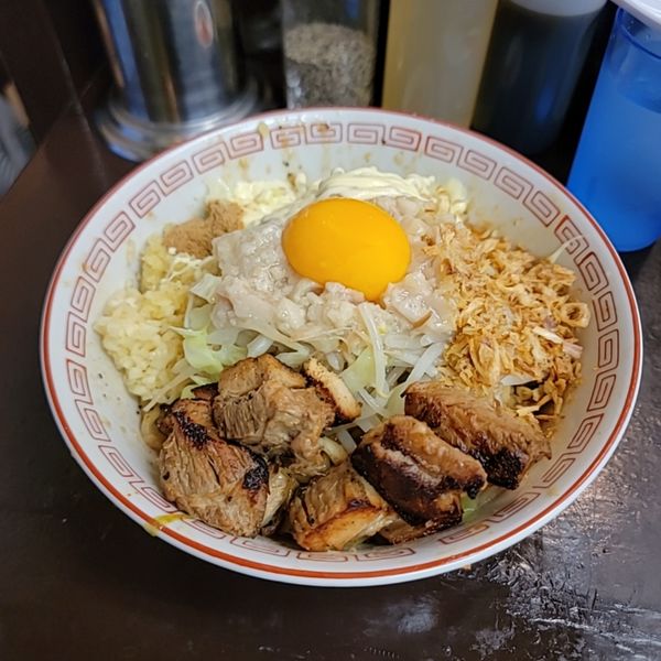 「汁なし野菜以外全部火の粉別皿」@自家製麺 まさき（非乳化） 2号店の写真