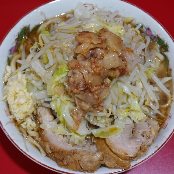 「TARO変更 150円 + らーめん豚2枚 850円（蒜・脂」@ラーメン二郎 札幌店の写真