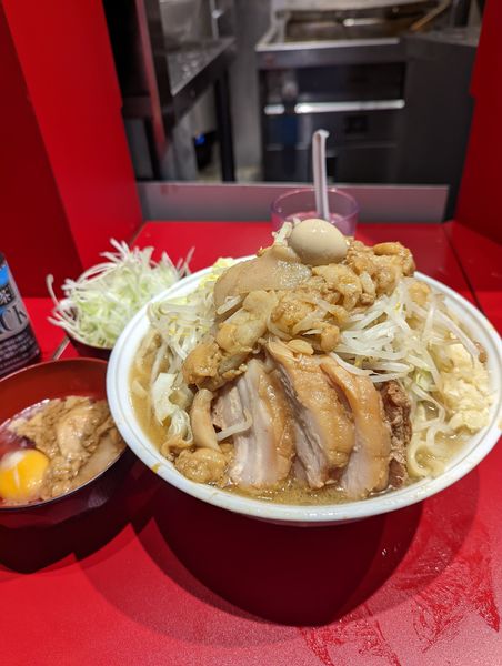 「ラーメン+大盛り+豚1枚+α」@麺屋HEROの写真