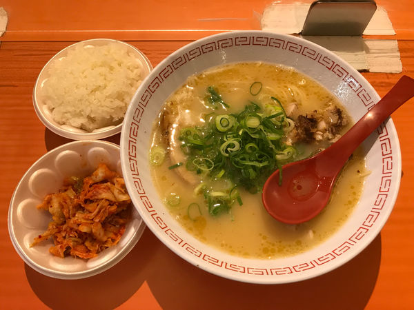 「ラーメン　800円」@金龍ラーメン 戎橋店の写真