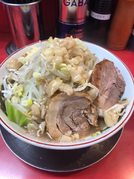 「ラーメン　900円　中盛り」@ジャンプの写真