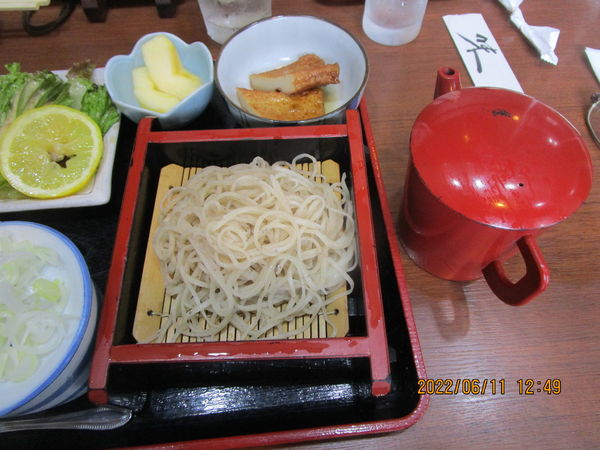 「焼肉定食・冷そば 900円」@そば処 初味の写真