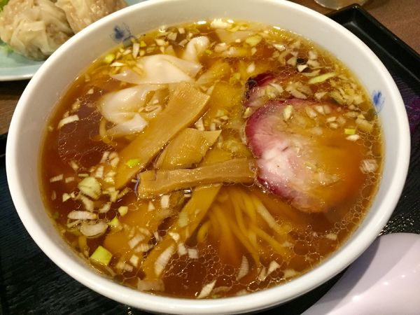 「らうめん(青竹打ち)＋ワンタン【1300円】」@淺草 來々軒の写真