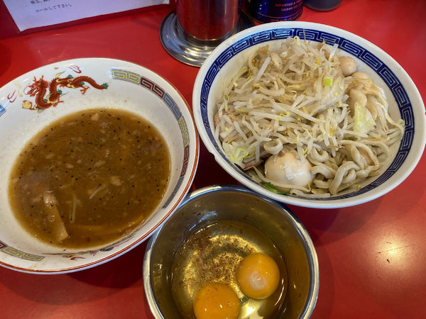 「つけ麺¥950(麺少なめ全増し味玉)+うずら¥100+すきやき」@ジャンプの写真
