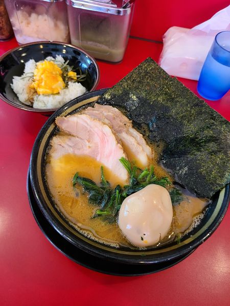 「チャーシューメン(3枚)+バラ+味玉+半玉子まぶし」@家系ラーメン 王道 神道家の写真