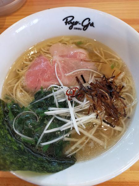 「金色の塩ラーメン」@凌駕EBISUの写真