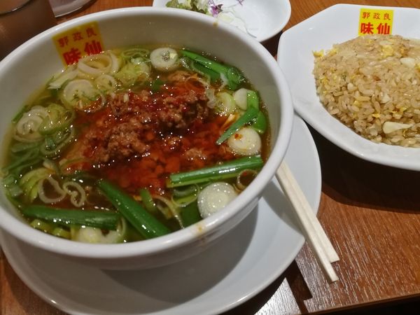 「台湾ラーメンチャーハンセット1100円」@郭 政良 味仙 東京ニュー新橋ビル店の写真