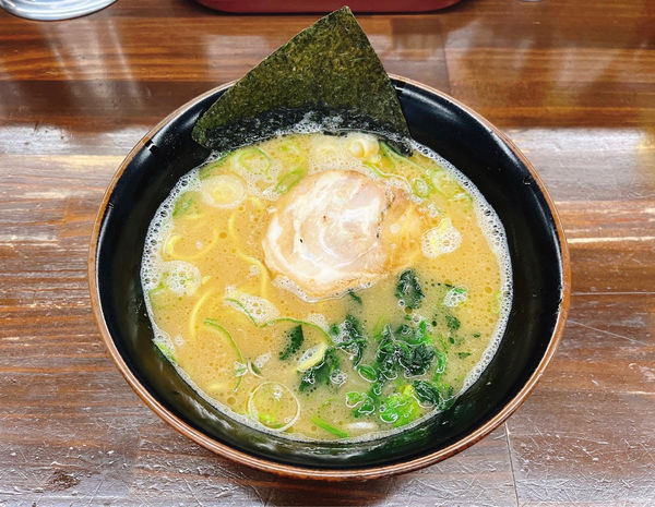 「豚骨醤油ラーメン」@麺王の写真