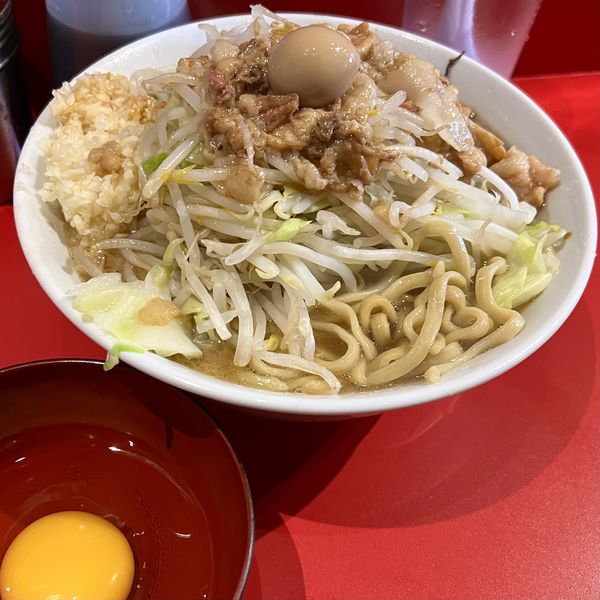 「ラーメン 少な目（ニンニク・油）＋生玉子」@麺屋HEROの写真