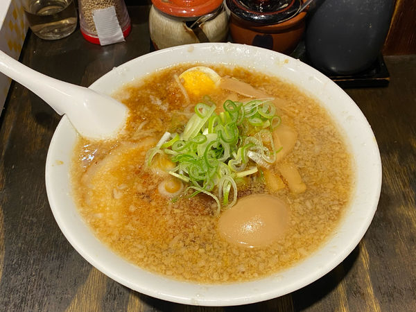 「元らーめん800円+味玉100円」@新橋元楽の写真