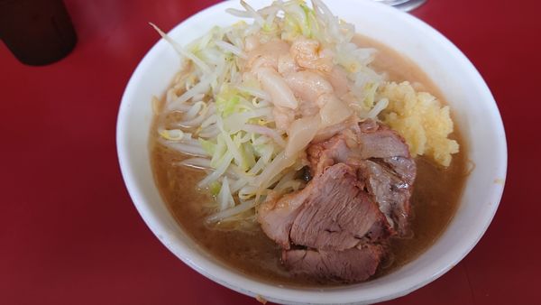 「少なめラーメン　ﾆﾝﾆｸｱﾌﾞﾗ」@ラーメン二郎 相模大野店の写真
