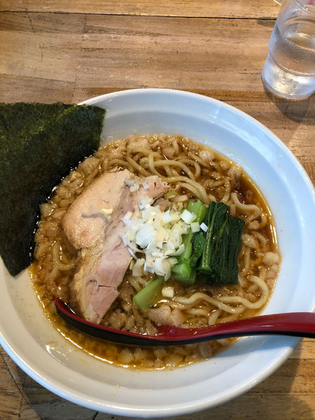 「ニンニク背脂の醤油らーめん 850円」@支那そば ヒイラギ食堂の写真