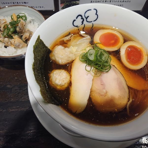 「特製鶏の醤油らー麺1200円、あさりのっけごはん300円」@鶏喰～TRICK～の写真