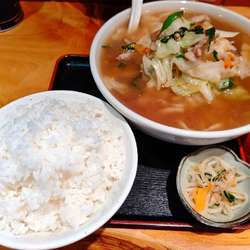 一発ラーメン(並盛・150g・極太麺)＋半ライス1,220円