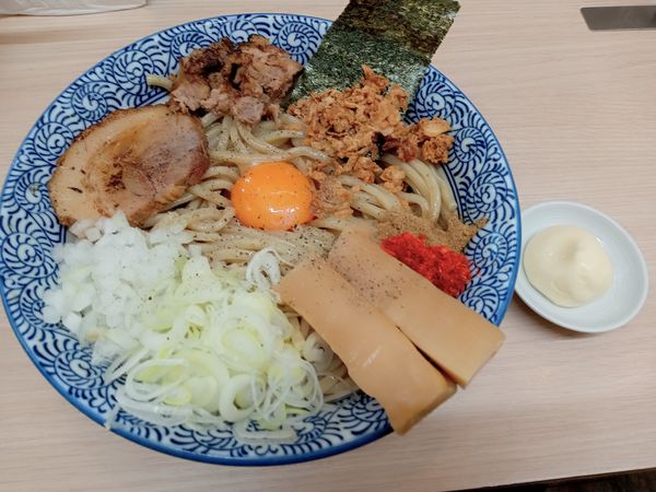 「まぜそば冷やし300g¥930」@狼煙 大宮店の写真