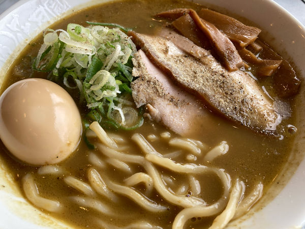 「津軽濃厚煮干　長尾中華そば〜ごくにぼ〜花月嵐マスター味付け玉子」@らあめん花月嵐 ひたちなか高場店の写真