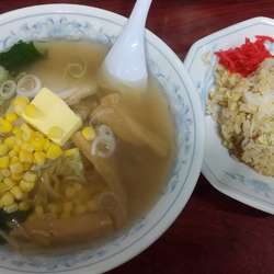 Bセット（半チャーハン＋ラーメン（塩バター））1000円