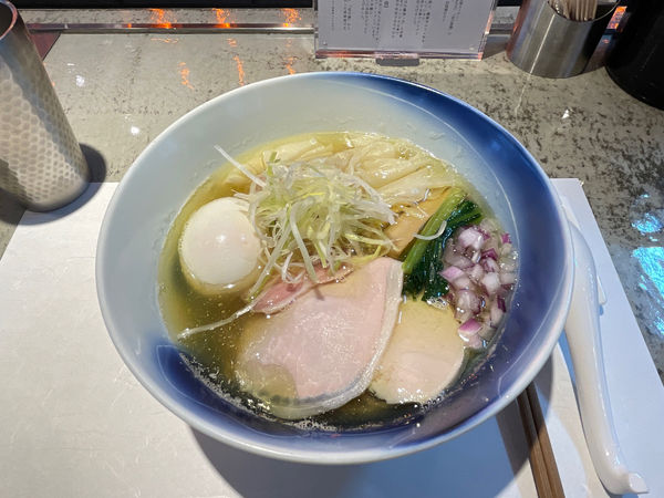 「白醤油中華そば 極」@ZEN LABORATORYの写真