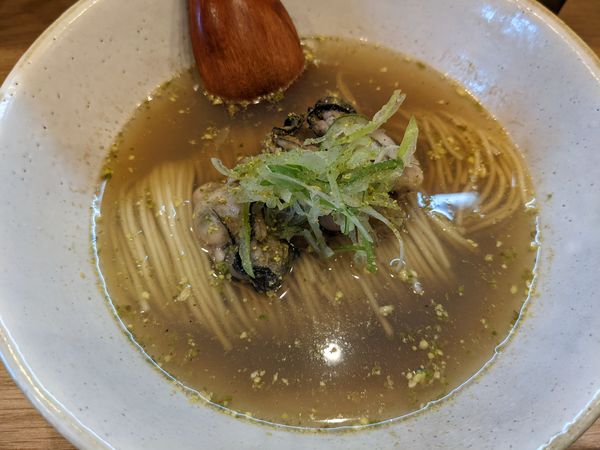 「山椒と牡蠣の塩蕎麦」@中華蕎麦 麺とスープの写真