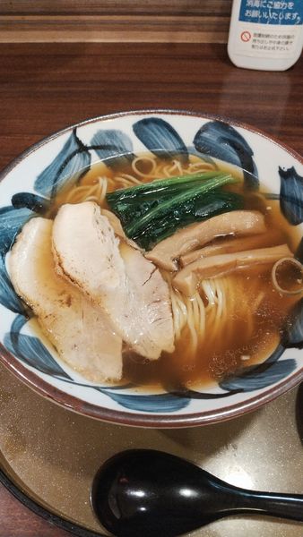 「煮干し醤油らーめん」@三宝亭 与野本町店の写真