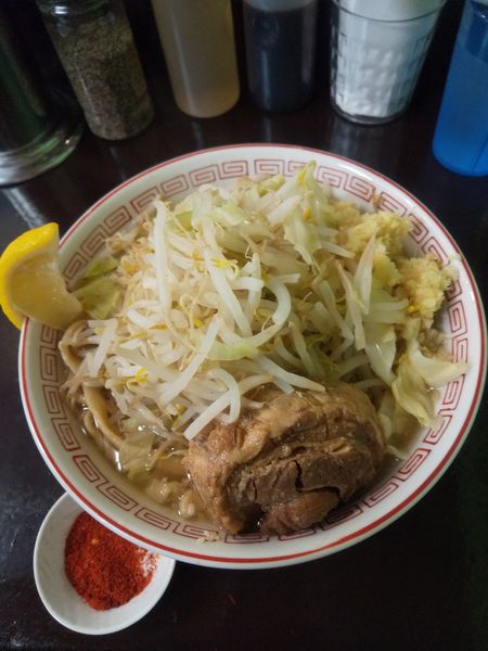 「塩らーめん800円(麺少なめニンニクショウガ火の粉別皿)」@自家製麺 まさき（非乳化） 2号店の写真