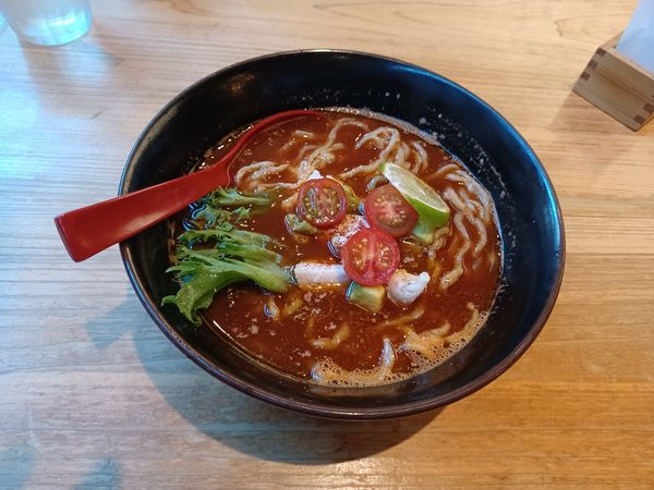 「ホットチリラーメン　限定」@焼きあご塩らー麺  たかはし 歌舞伎町店の写真