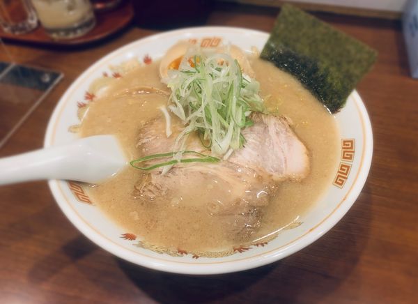 「旭川醤油らーめん（￥730）＋味玉（￥110）」@北海道らーめん ひむろ 浅草店の写真