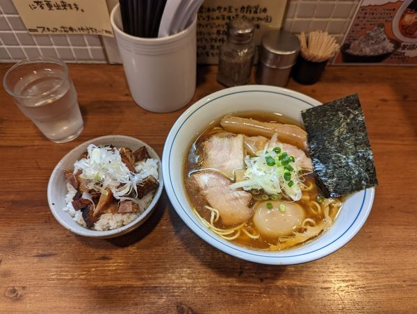 「特製醤油ラーメン・炙りチャーシュー丼」@麺処 びぎ屋の写真