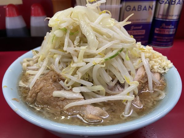 「小ラーメン ぶた5枚（ﾆﾝﾆｸ）」@ラーメン二郎 中山駅前店の写真