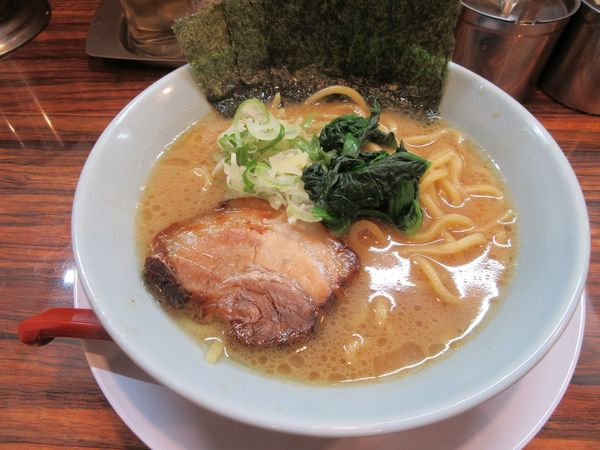 「豚骨醤油（７９０円）＋唐揚げ１個１３０円＋餃子（サービス券）」@ラーメン清六家 江戸崎店の写真