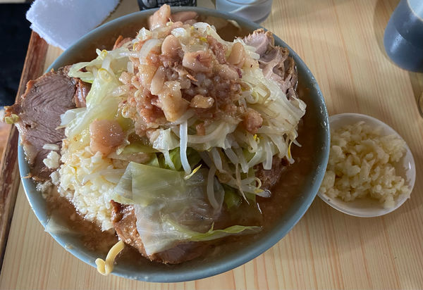 「ブタメン麺少なめ  白」@ラーメン富士丸 明治通り都電梶原店の写真