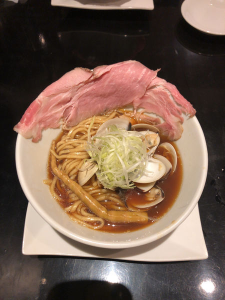 「はまぐりラーメン」@くそオヤジ最後のひとふり 三宮店の写真