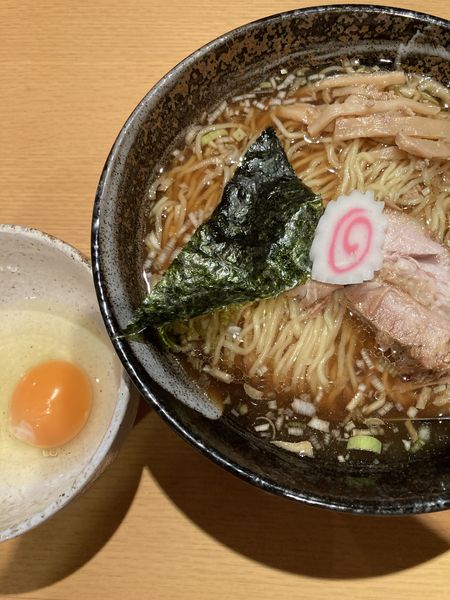 「中華そば、生卵」@中華そば はな田の写真