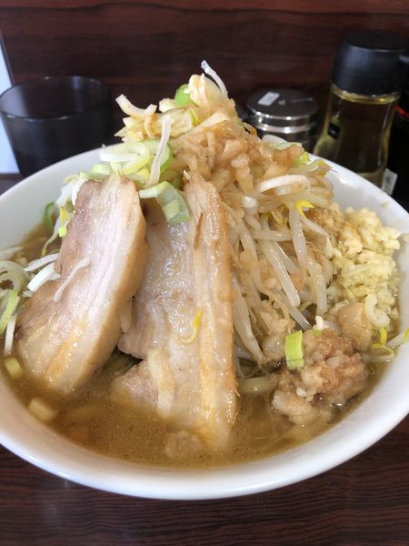「ラーメン全マシ800円」@ラーメン豚八の写真