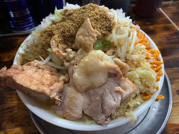 「大ラーメン　ヤサイマシあと全部マシマシ」@麺でる 多摩センター店の写真