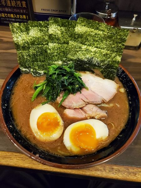「のり玉ラーメン」@神田ラーメン わいず 神田本店の写真