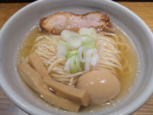 「らーめん　macro」@人類みな麺類 東京本店の写真