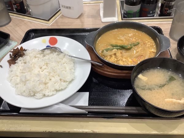 「プーパッポンカレー　６９０円　味噌汁付き」@松屋 北千住店（マイカリー食堂併設）の写真