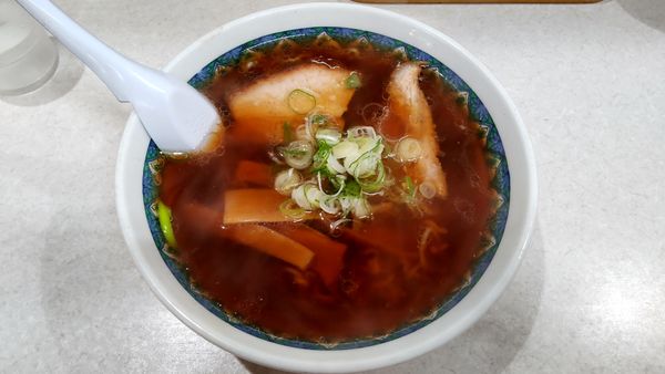 「しょうゆラーメン800円」@老麺やはたの写真