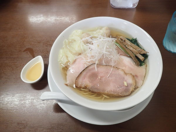 「特選アゴ節塩らーめん 1080円」@塩らーめん 千茶屋の写真