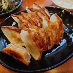 餃子480円＋泡系鶏白湯ラーメン＋チャーハン 他いろいろ