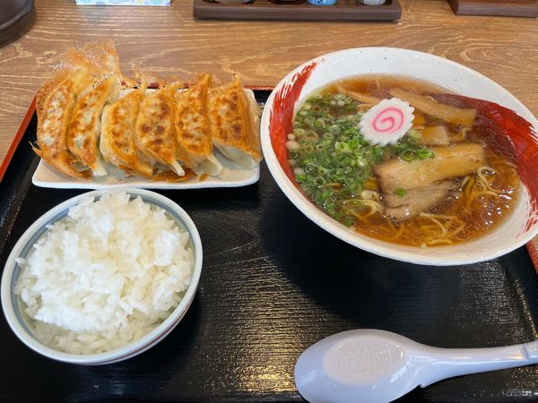 「ラーメン餃子セット（醤油）」@餃子工房ひまわりの写真