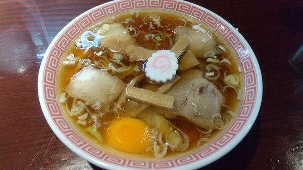 「月見中華そば900円」@中華そば えもとの写真