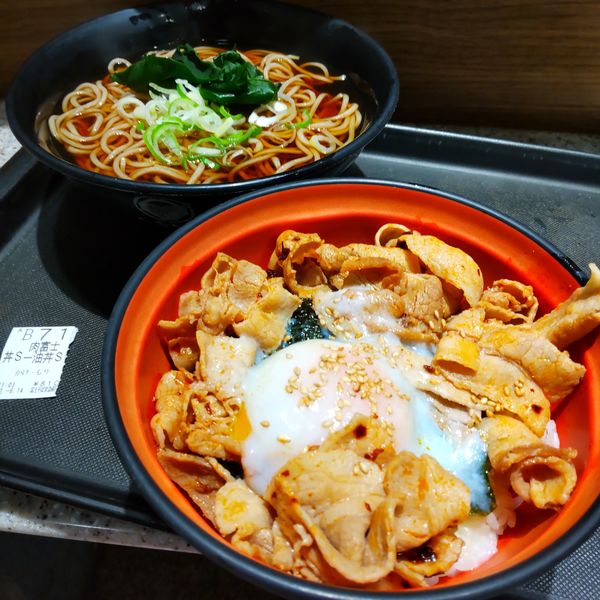 「【店舗限定】 肉富士ラー油丼セット(¥810)」@名代 富士そば 京急蒲田店の写真