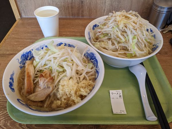 「らーめん並（ヤサイダブル、ショウガトリプル）730円」@ジャンクガレッジ 太田店の写真