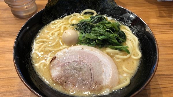 「醤油ラーメン」@横浜家系ラーメン 壱角家 埼大通り店の写真