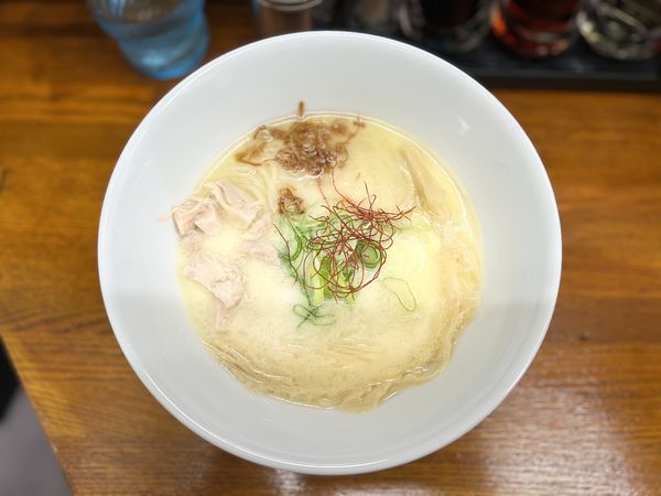 「鷄白湯ラーメン890円」@麺屋 しげ而の写真